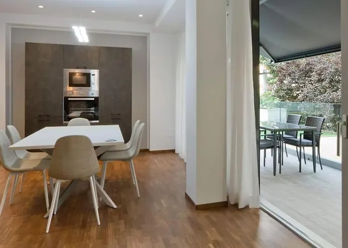 Central Stema Luxury